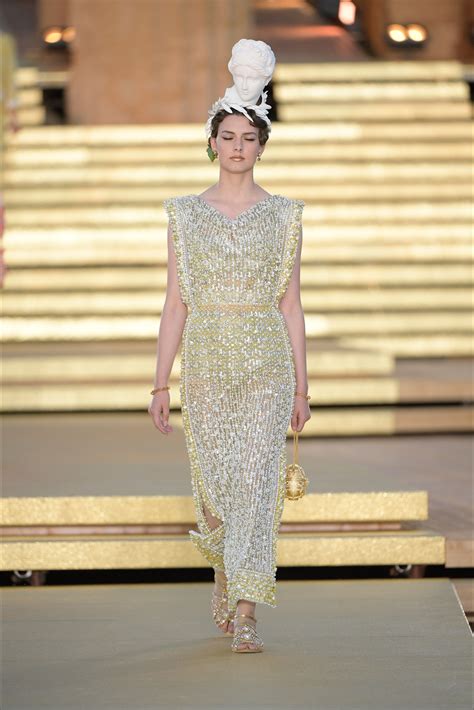 dolce gabbana inverno 2019 preyaporyer|dolce and gabbana dresses.